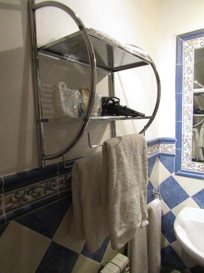 Hostal Paquita Allepuz Luaran gambar